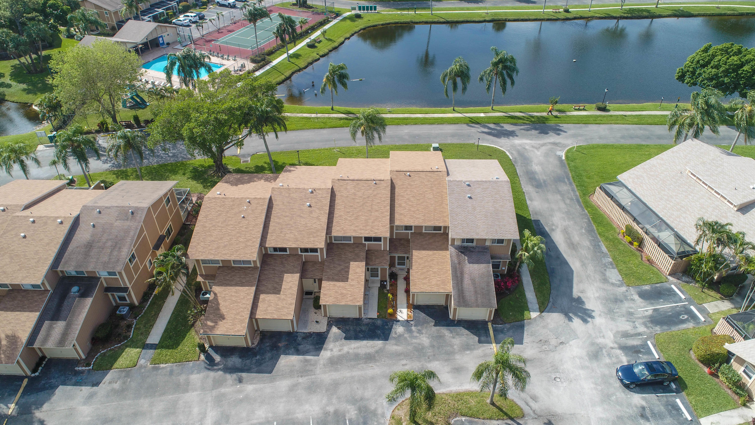 62 Maplecrest Circle Jupiter, FL 33458 - Photo 4 of 24 DJI_0075