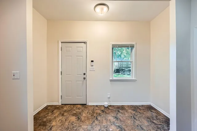 $2,200 | 3014 North Humboldt Avenue, Minneapolis, MN 55411