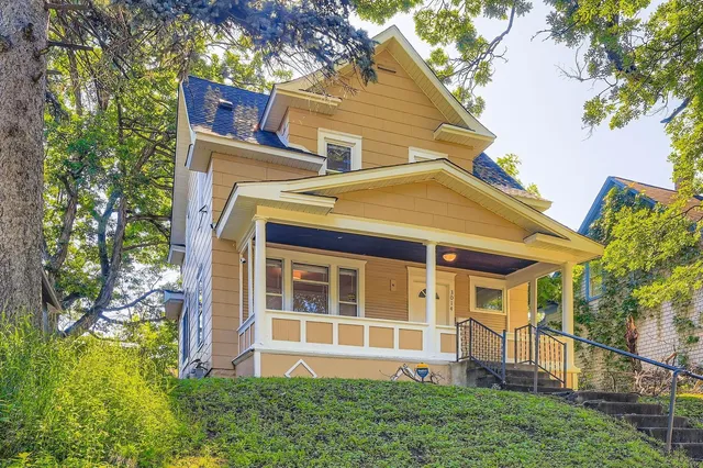 $2,200 | 3014 North Humboldt Avenue, Minneapolis, MN 55411