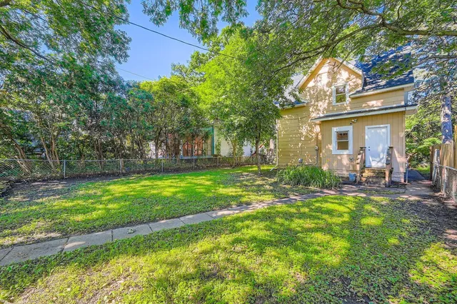 $2,200 | 3014 North Humboldt Avenue, Minneapolis, MN 55411