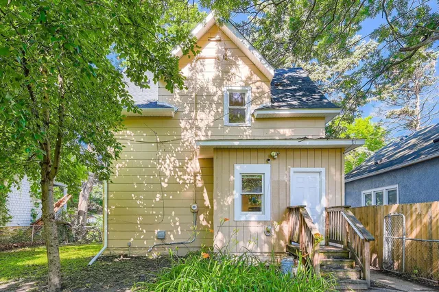$2,200 | 3014 North Humboldt Avenue, Minneapolis, MN 55411