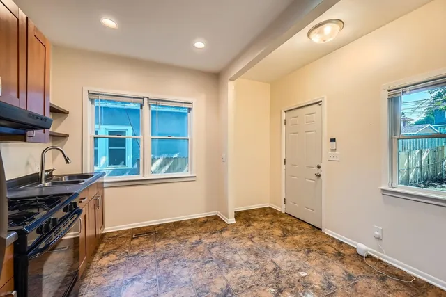 $2,200 | 3014 North Humboldt Avenue, Minneapolis, MN 55411