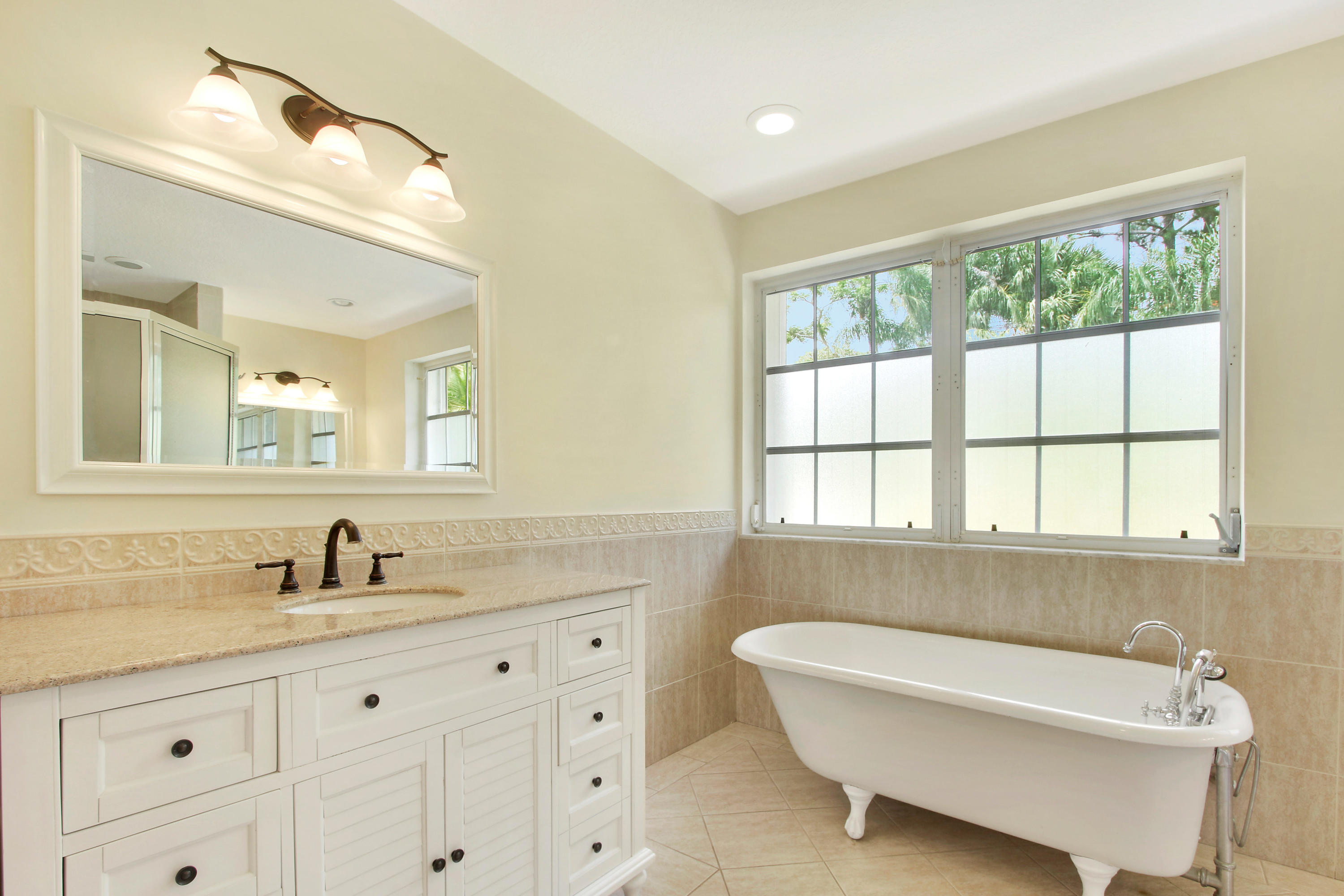 5384 Pennock Point Road Jupiter, FL 33458 - Photo 20 of 34 Master Bath