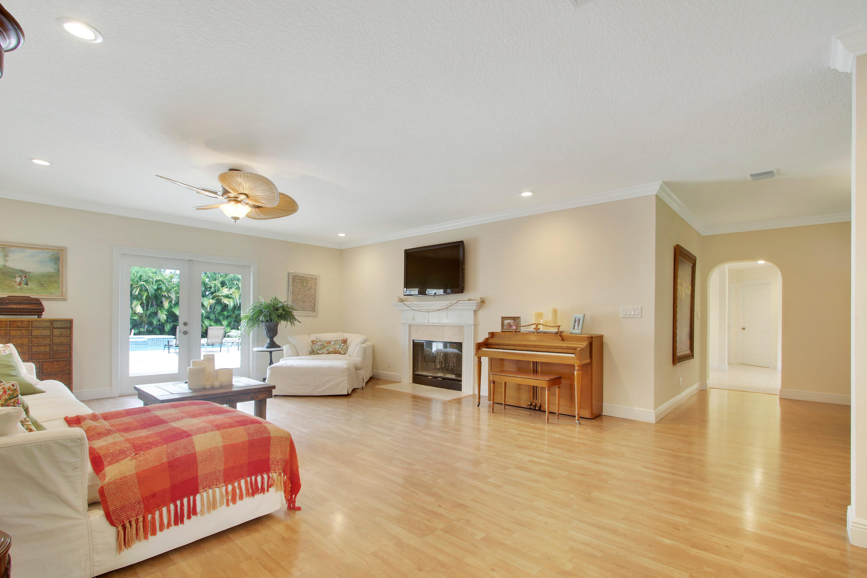 5384 Pennock Point Road Jupiter, FL 33458 - Photo 4 of 34 Formal Living Room