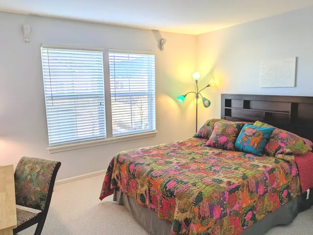 $2,500 | 2927 Falling Waters Lane, Lindenhurst, IL 60046