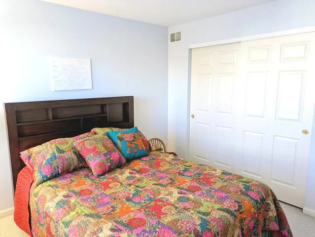 $2,500 | 2927 Falling Waters Lane, Lindenhurst, IL 60046