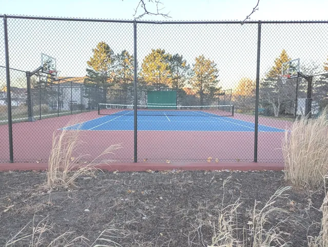 $2,500 | 2927 Falling Waters Lane, Lindenhurst, IL 60046