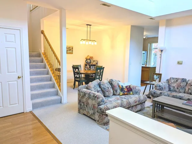 $2,500 | 2927 Falling Waters Lane, Lindenhurst, IL 60046