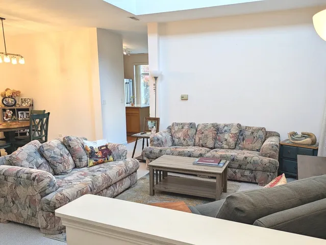 $2,500 | 2927 Falling Waters Lane, Lindenhurst, IL 60046