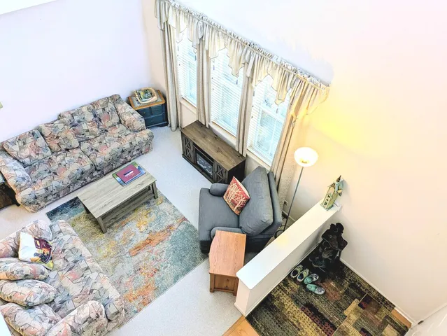 $2,500 | 2927 Falling Waters Lane, Lindenhurst, IL 60046