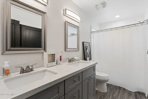 $980,000 | 2324 East Oak Street, Phoenix, AZ 85006