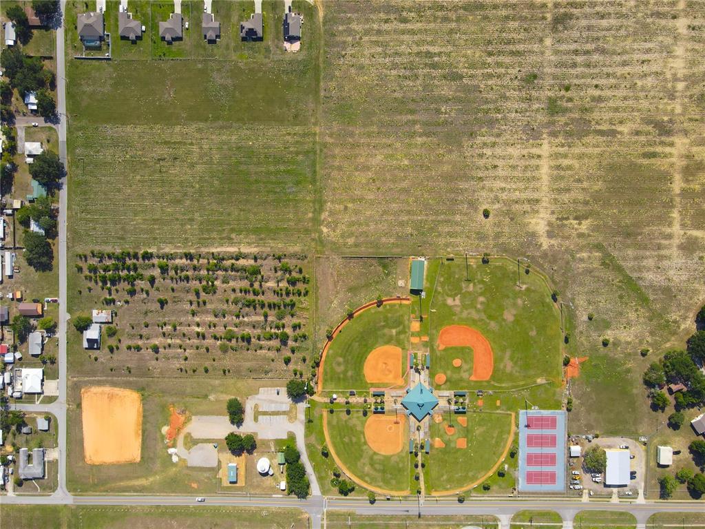 360 Swingle Street Frostproof, FL 33843 - Photo 16 of 27 a bathroom with a shower