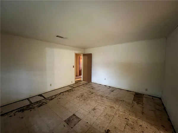 an empty room with a empty space