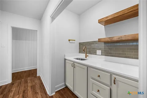 $430,000 | 615 West Royal Avenue, Temple, TX 76501