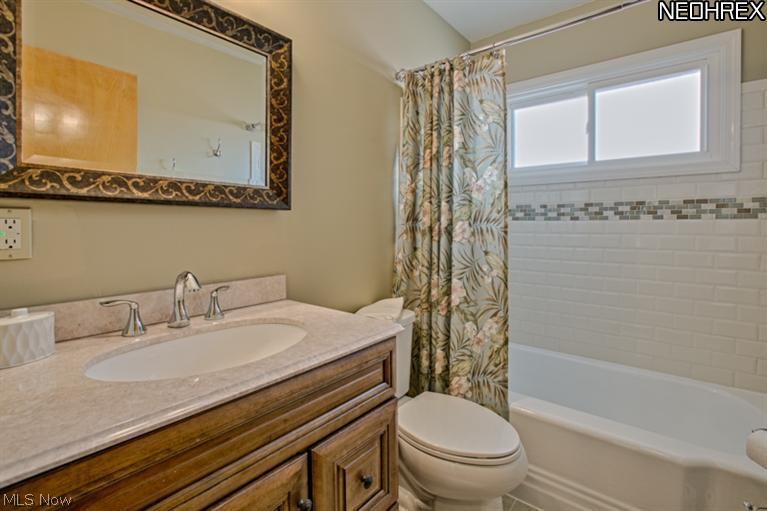808 Glenhurst Road Willowick, OH 44095 - Photo 14 of 23