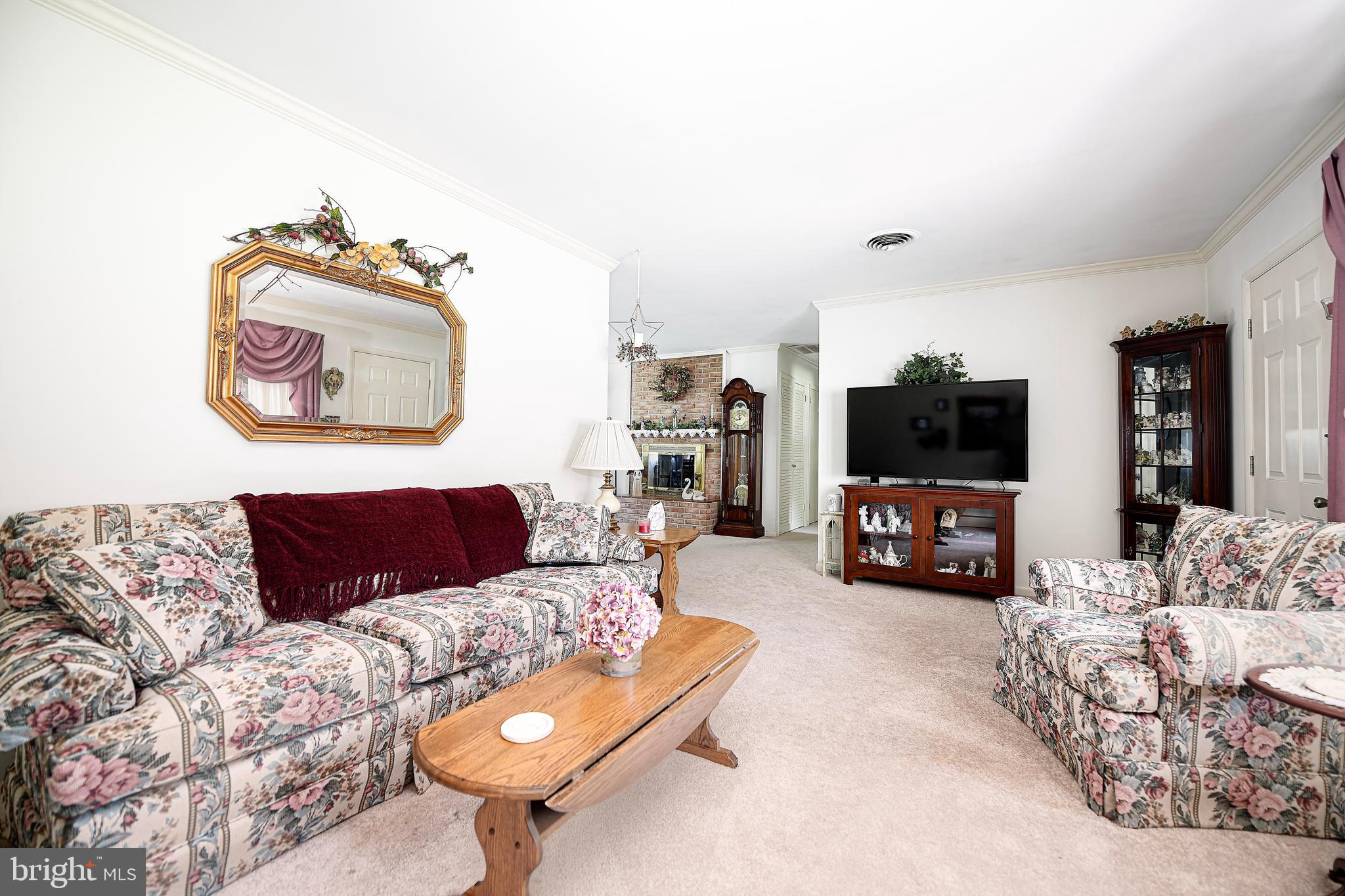 718 Chestnut Hill Road Forest Hill, MD 21050 - Photo 15 of 34 Living Room