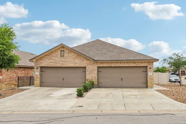 $1,550 | 219 Eugene Pass, New Braunfels, TX 78130