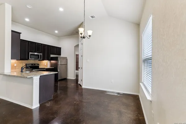 $1,550 | 219 Eugene Pass, New Braunfels, TX 78130