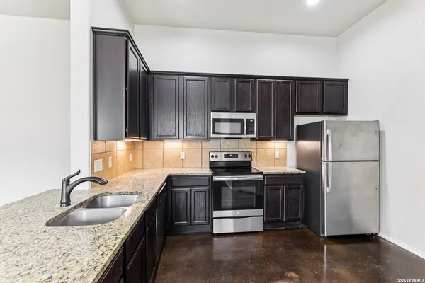 $1,550 | 219 Eugene Pass, New Braunfels, TX 78130