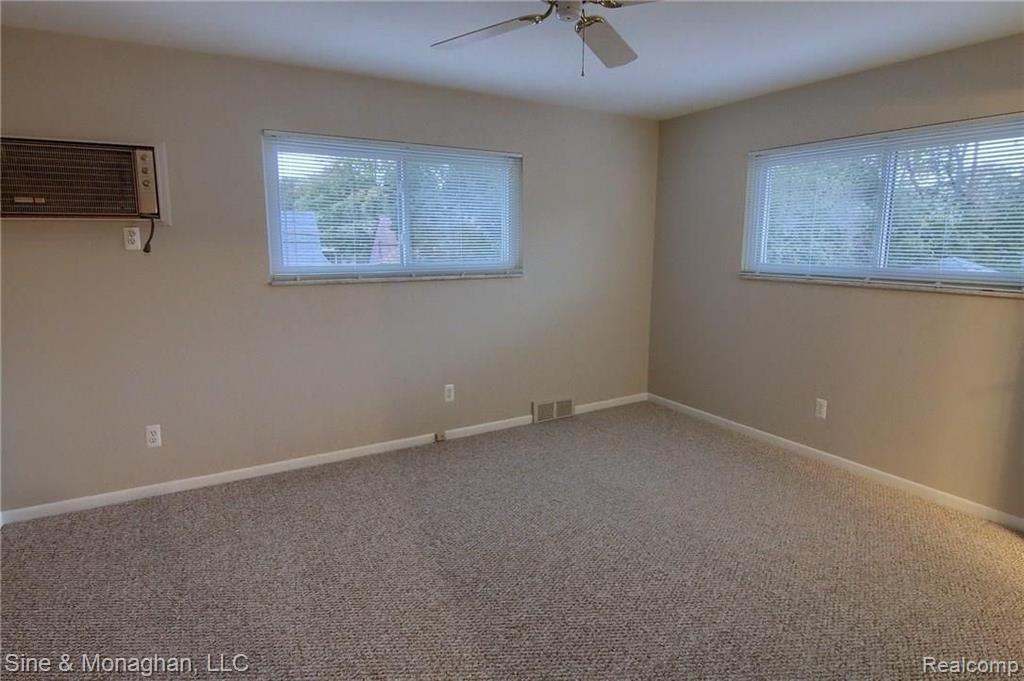 886 Harcourt Road Grosse Pointe Park, MI 48230 - Photo 28 of 39