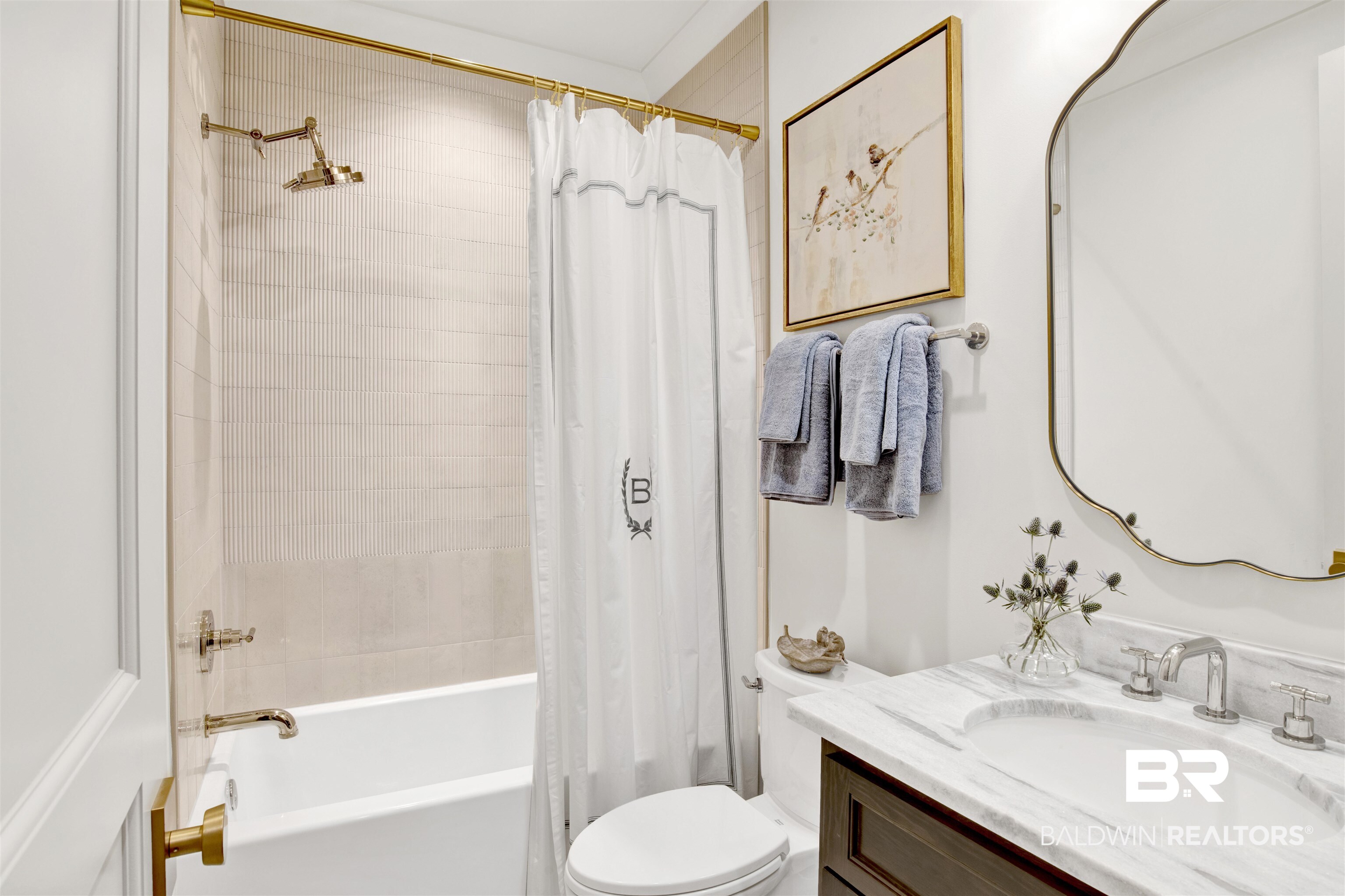 7248 Parker Road Fairhope, AL 36532 - Photo 52 of 55 Full bath featuring shower / bath combo and vanity