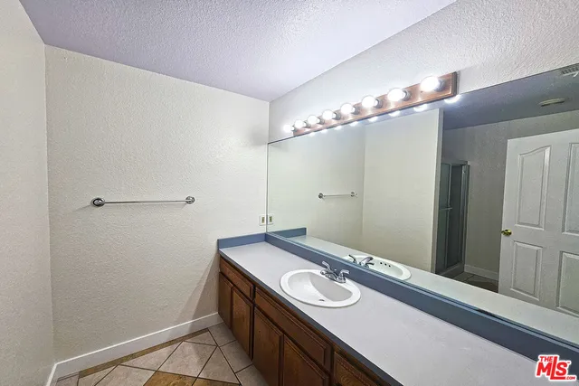 $3,650 | 7556 Thousand Oaks Drive, Tujunga, CA 91042