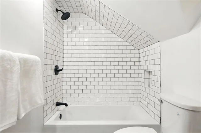 $299,000 | 4978 South Pioneer Road, Gibsonia, PA 15044