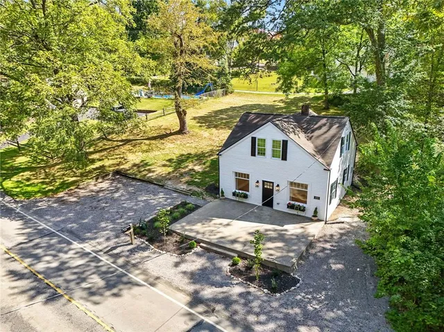 $299,000 | 4978 South Pioneer Road, Gibsonia, PA 15044