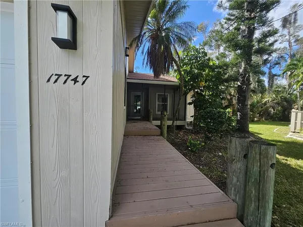 $1,950 | 17747 Port Boca Court, Fort Myers, FL 33908