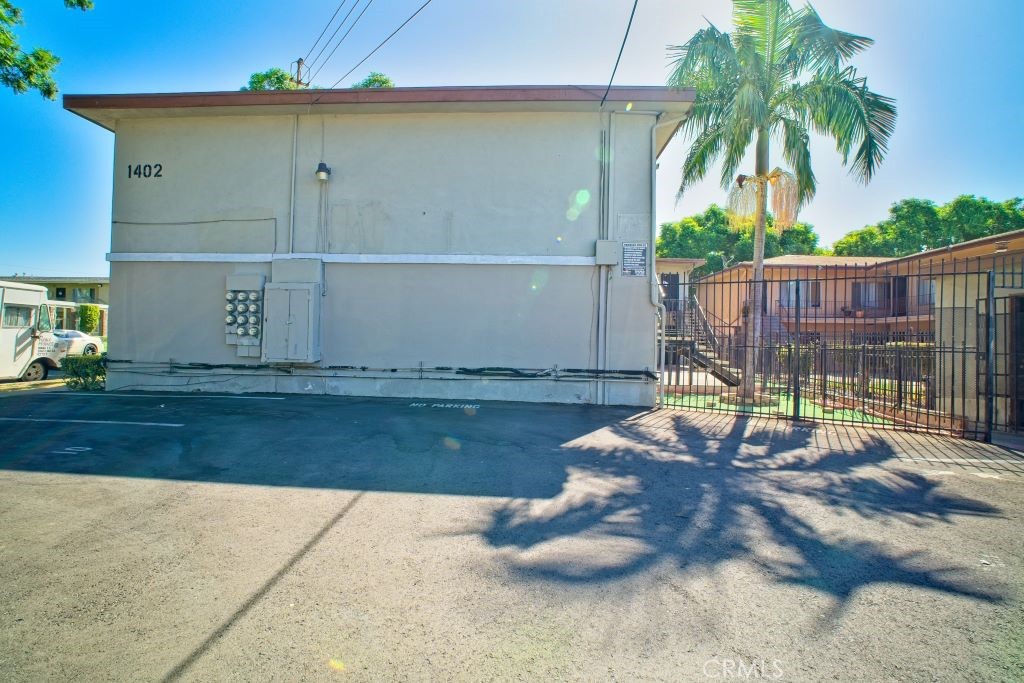 1402 South Minnie Street Santa Ana, CA 92707 - Photo 7 of 10