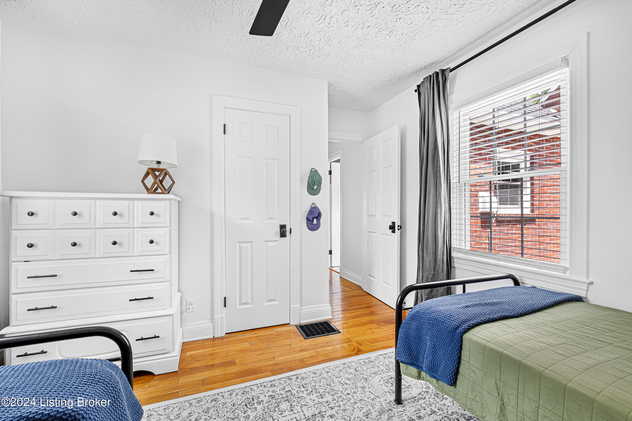 3912 Alton Road Louisville, KY 40207 - Photo 16 of 42 3912alton_051