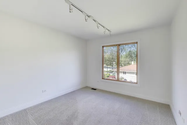 $639,000 | 404 Tracy Terrace, Des Plaines, IL 60016