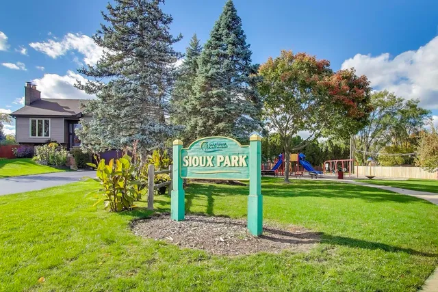 $639,000 | 404 Tracy Terrace, Des Plaines, IL 60016