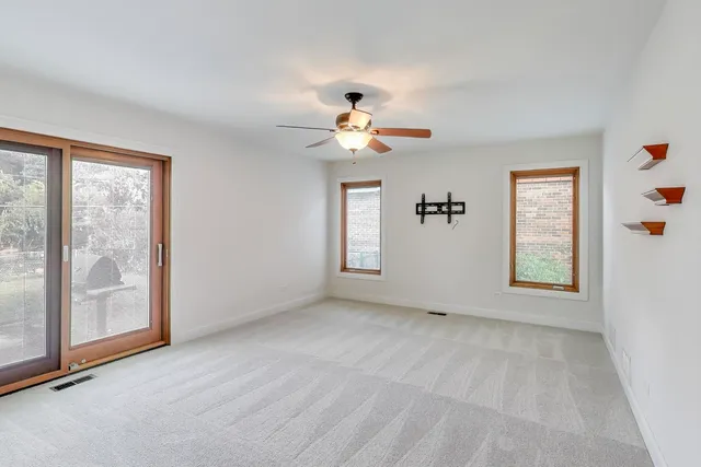 $639,000 | 404 Tracy Terrace, Des Plaines, IL 60016