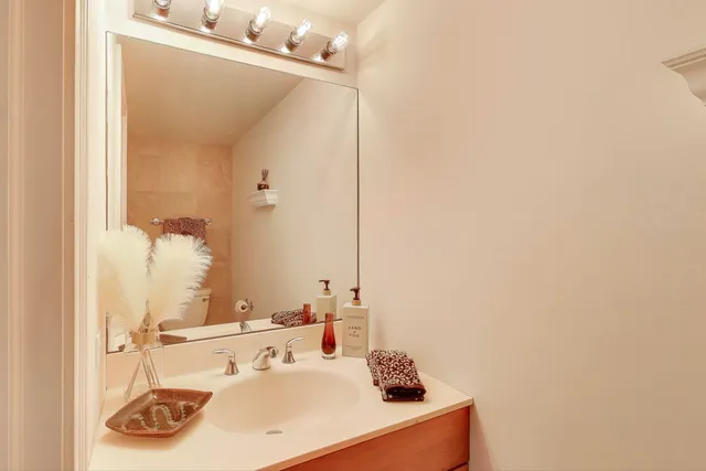 $639,000 | 404 Tracy Terrace, Des Plaines, IL 60016