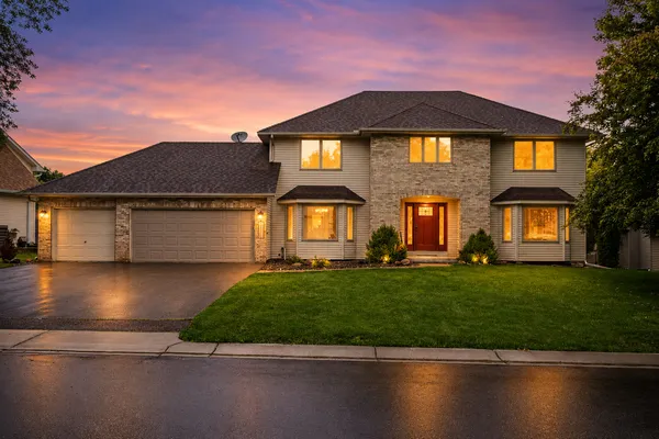 $575,000 | 17116 81st Avenue North, Maple Grove, MN 55311