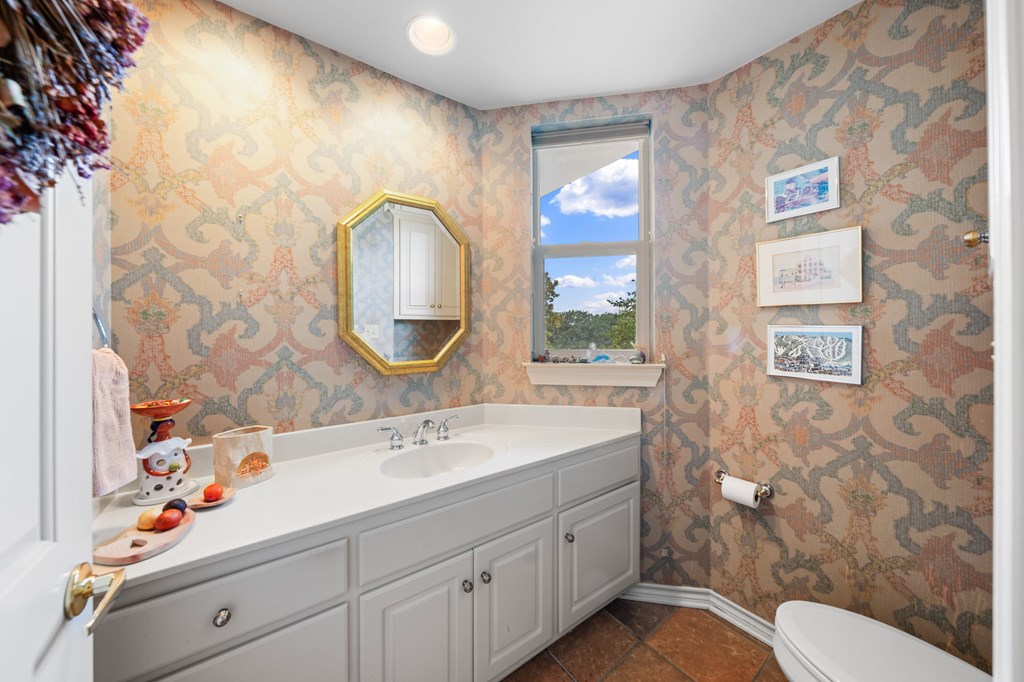 101 Crestline Kerrville, TX 78028 - Photo 20 of 47