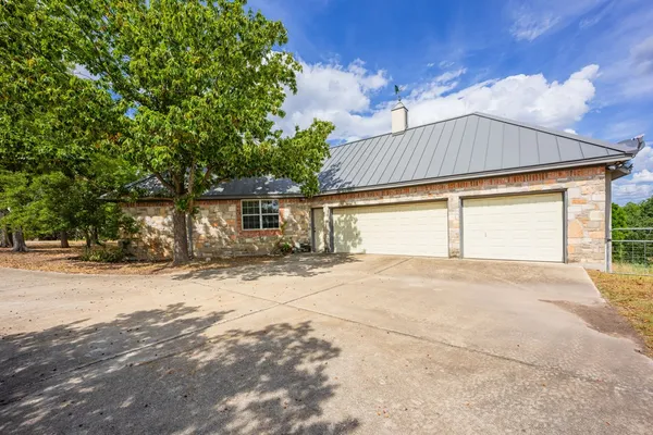 $1,095,000 | 101 Crestline, Kerrville, TX 78028