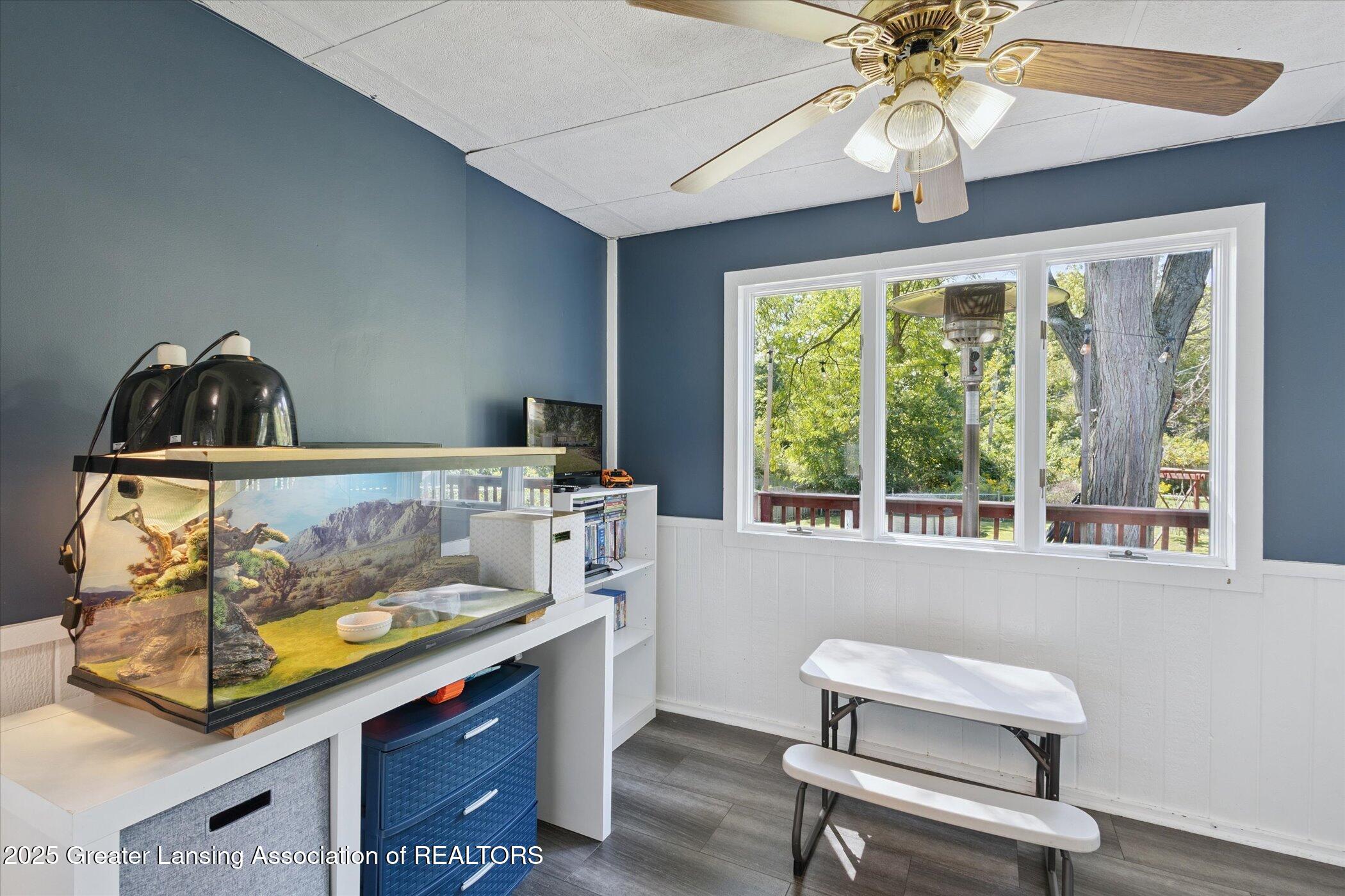927 Dryer Farm Road Lansing, MI 48917 - Photo 11 of 37 24-927-Dryer-Farm-Rd-Lansing-MI-48917-Wi