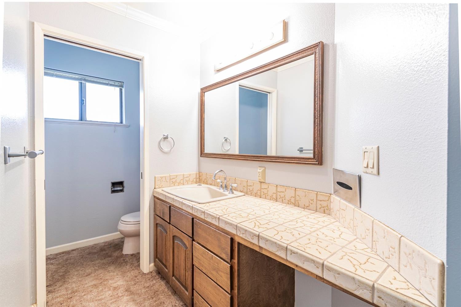22235 Frontier Road Clovis, CA 93619 - Photo 15 of 31 Master bathroom.