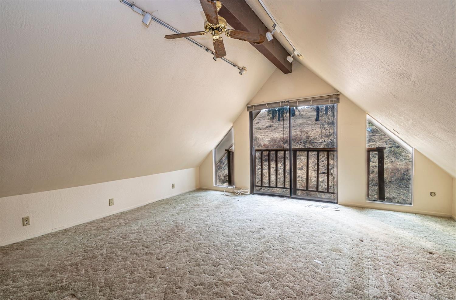 22235 Frontier Road Clovis, CA 93619 - Photo 10 of 31 Upstairs loft for game room, office, or ???
