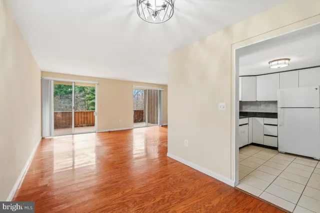 $2,350 | 7505 Democracy Boulevard, Unit A428, Bethesda, MD 20817