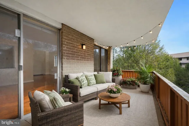 $2,350 | 7505 Democracy Boulevard, Unit A428, Bethesda, MD 20817