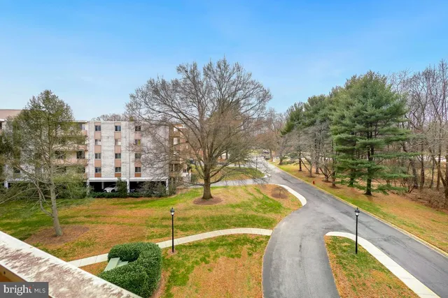 $2,350 | 7505 Democracy Boulevard, Unit A428, Bethesda, MD 20817