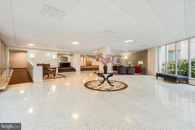 $2,350 | 7505 Democracy Boulevard, Unit A428, Bethesda, MD 20817