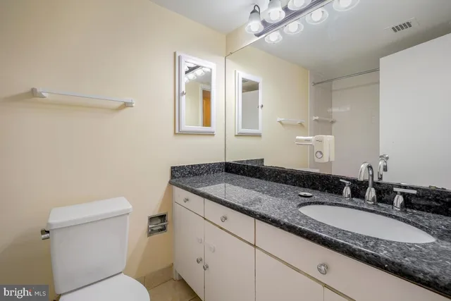 $2,350 | 7505 Democracy Boulevard, Unit A428, Bethesda, MD 20817