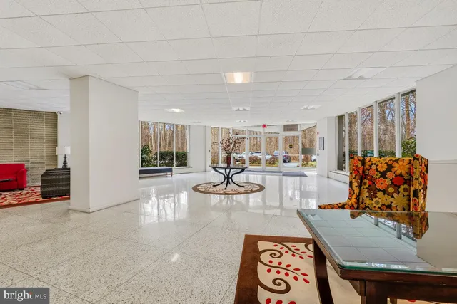 $2,350 | 7505 Democracy Boulevard, Unit A428, Bethesda, MD 20817