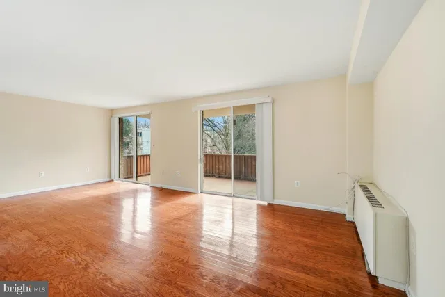 $2,350 | 7505 Democracy Boulevard, Unit A428, Bethesda, MD 20817