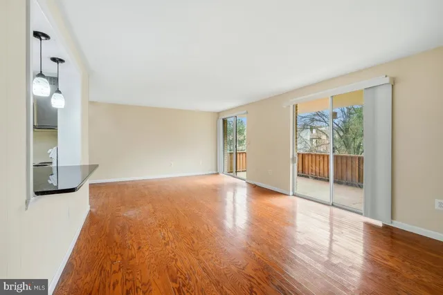 $2,350 | 7505 Democracy Boulevard, Unit A428, Bethesda, MD 20817