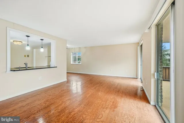 $2,350 | 7505 Democracy Boulevard, Unit A428, Bethesda, MD 20817